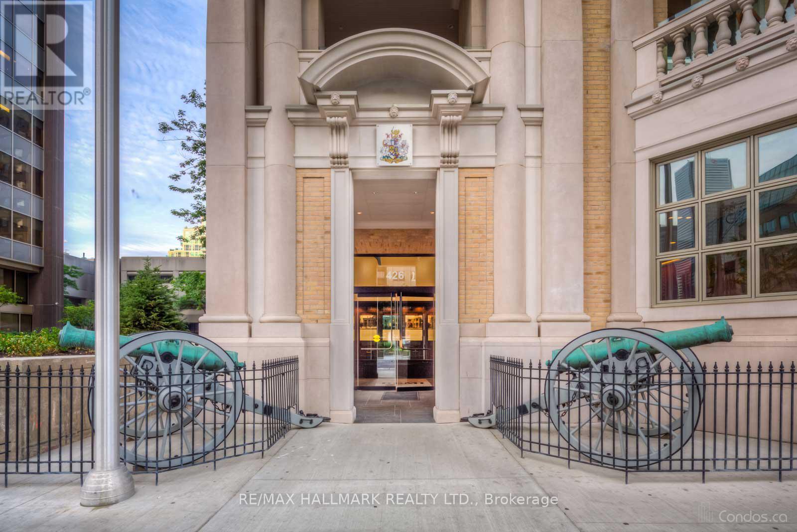 Ph302 - 426 University Avenue, Toronto, Ontario  M5G 1S9 - Photo 4 - C12814072