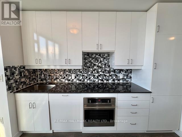 Ph302 - 426 University Avenue, Toronto, Ontario  M5G 1S9 - Photo 8 - C12814072