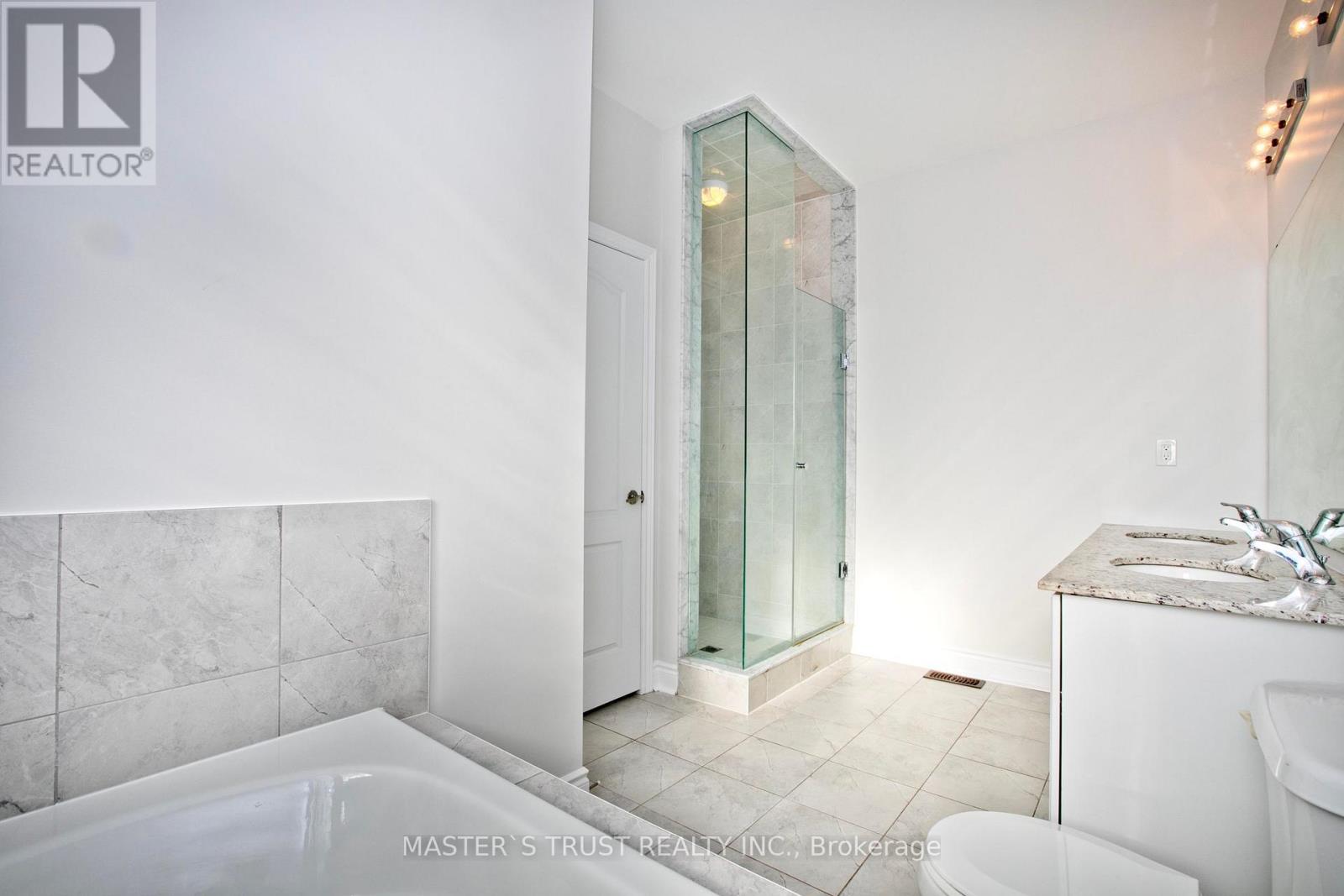 1115 Grainger Trail, Newmarket, Ontario  L3X 0G7 - Photo 14 - N12814060