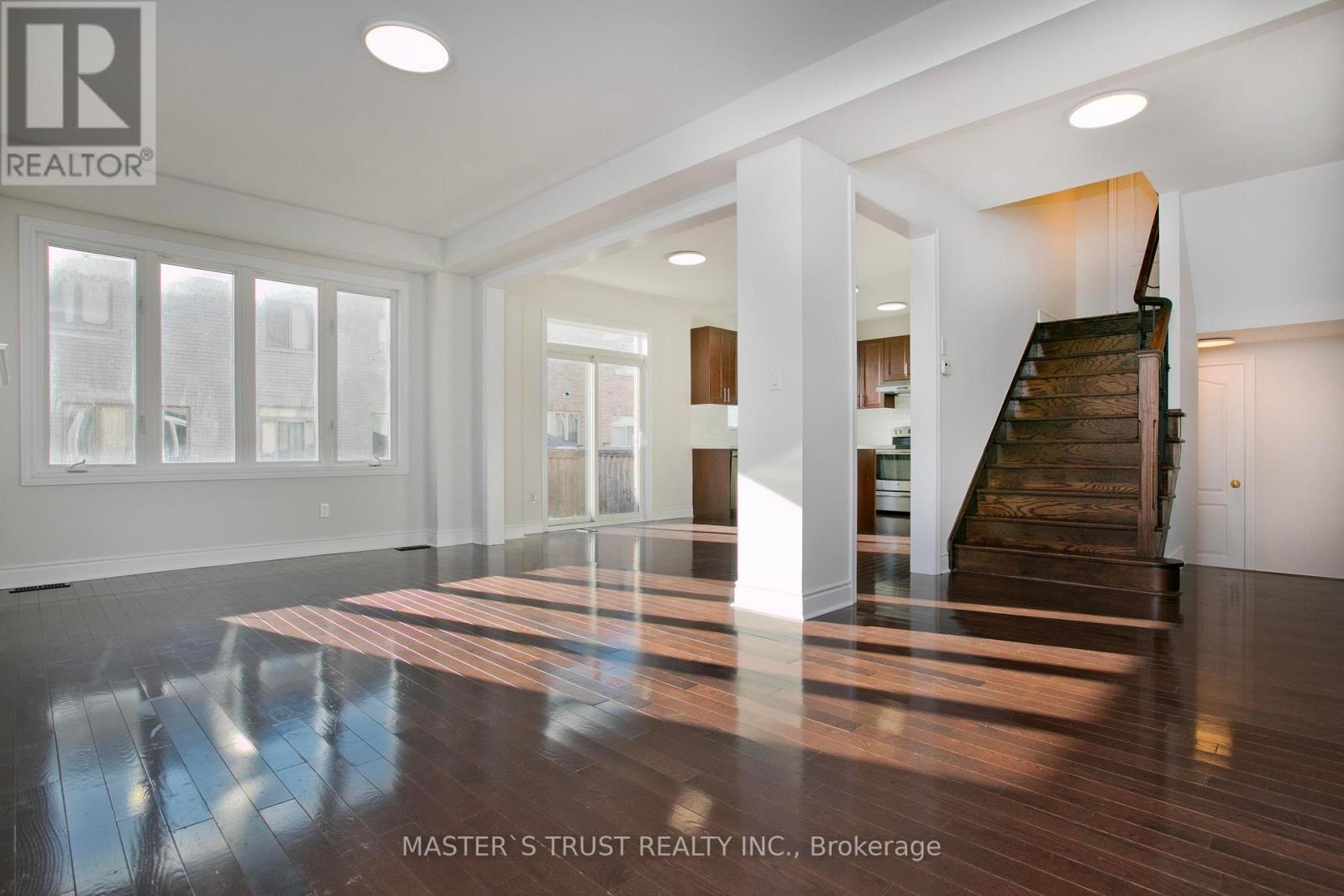 1115 Grainger Trail, Newmarket, Ontario  L3X 0G7 - Photo 7 - N12814060