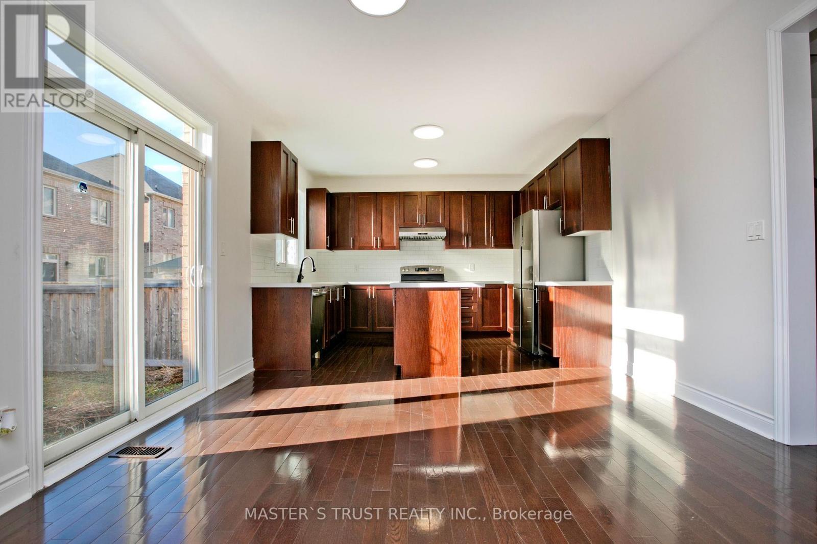 1115 Grainger Trail, Newmarket, Ontario  L3X 0G7 - Photo 8 - N12814060