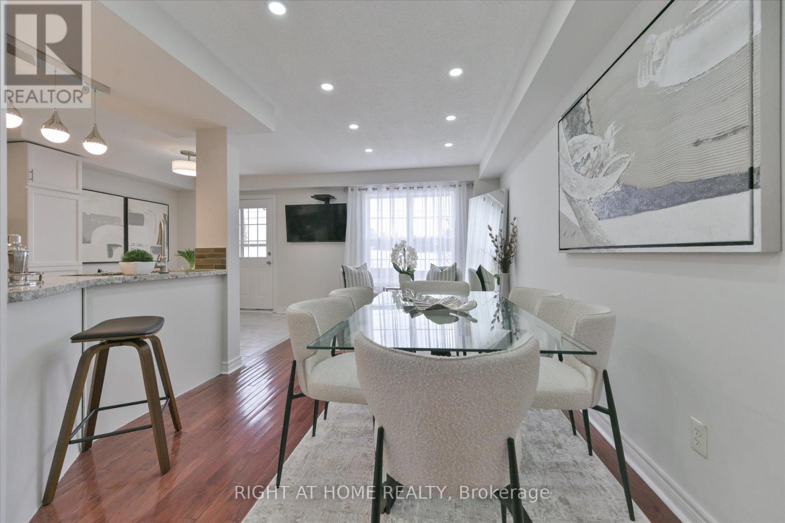 61 Milloy Place, Aurora, Ontario  L4G 7L2 - Photo 10 - N12814070