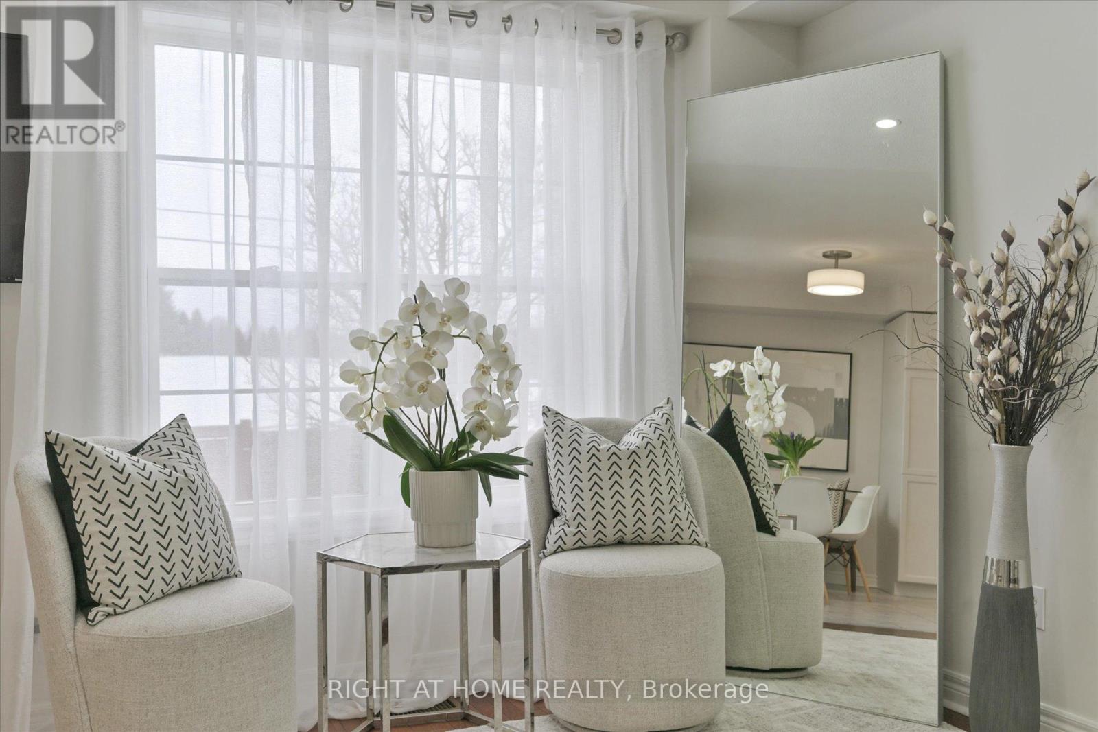 61 Milloy Place, Aurora, Ontario  L4G 7L2 - Photo 8 - N12814070