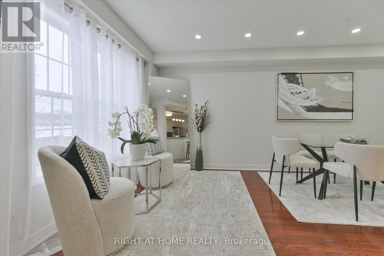 61 Milloy Place, Aurora, Ontario  L4G 7L2 - Photo 9 - N12814070