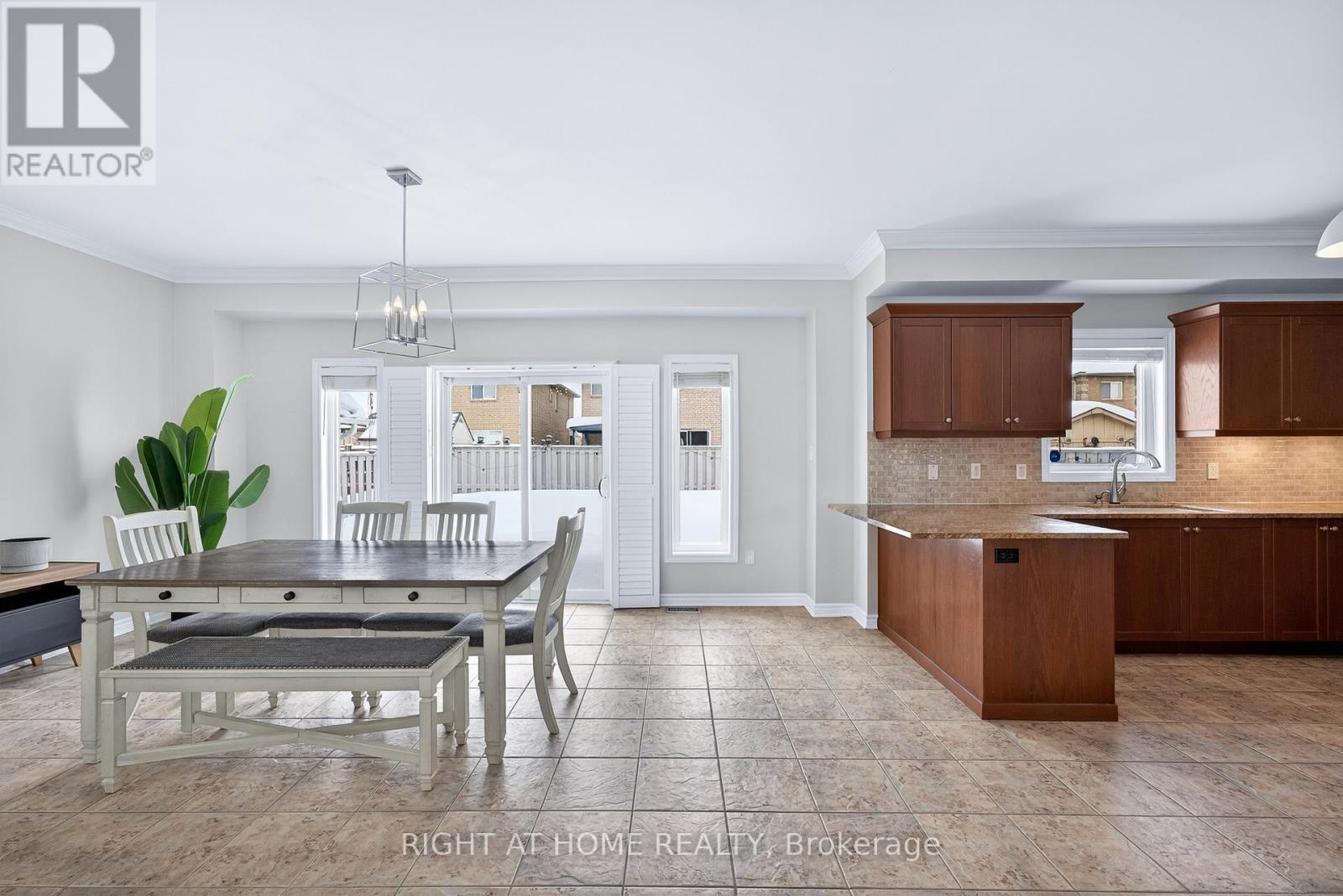 1342 Corm Street, Innisfil, Ontario  L9S 0B2 - Photo 12 - N12814090