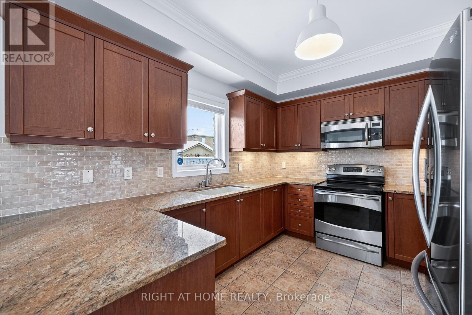 1342 Corm Street, Innisfil, Ontario  L9S 0B2 - Photo 13 - N12814090