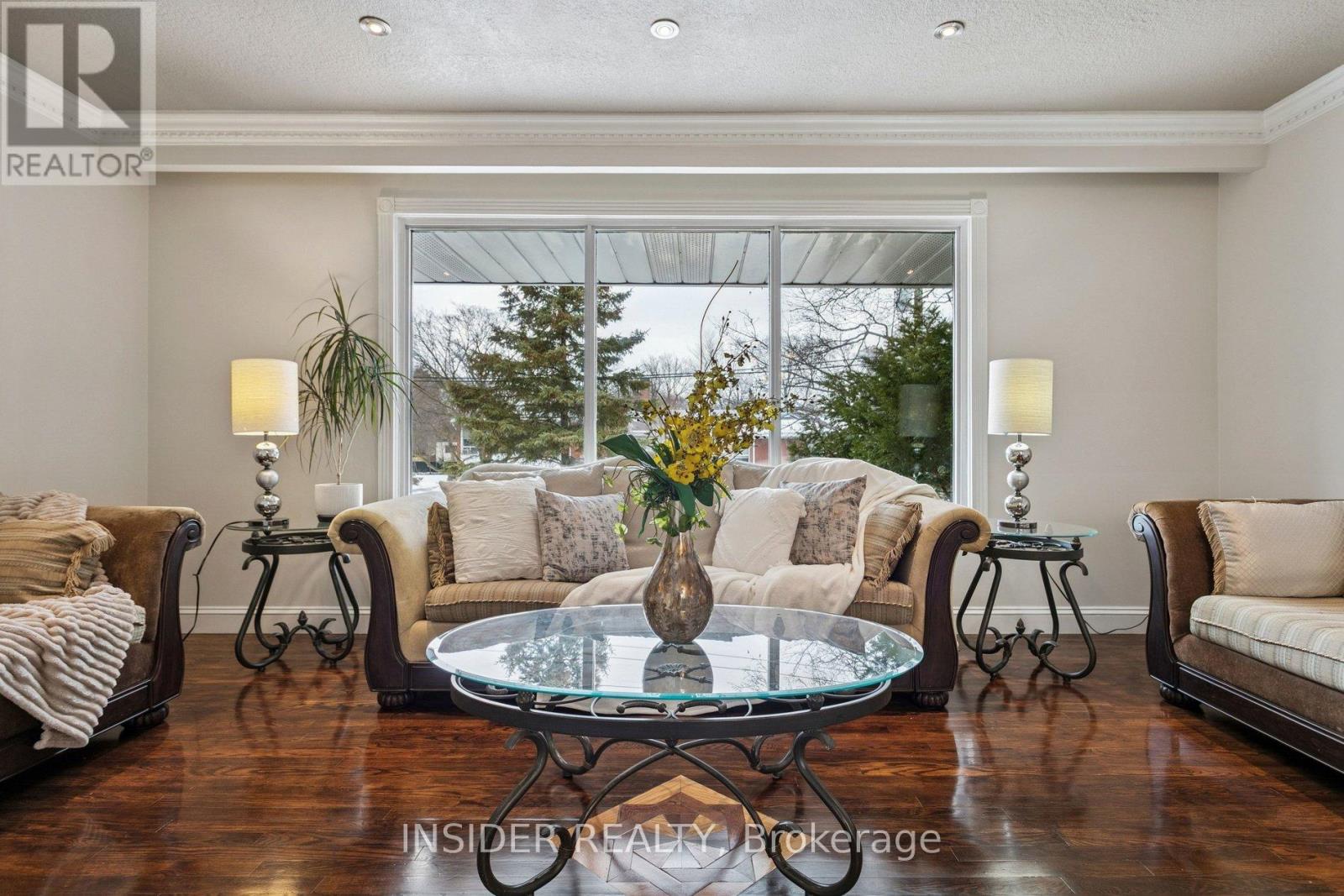 2078 Stanfield Road, Mississauga, Ontario  L4Y 1R5 - Photo 8 - W12814058