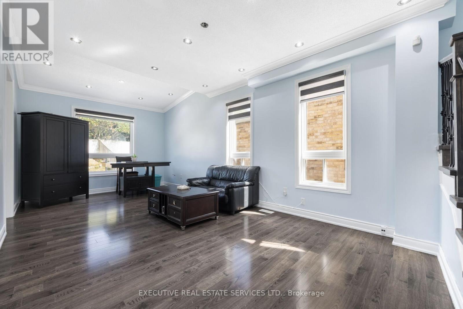 43 Susan Avenue, Brampton, Ontario  L6Y 5N5 - Photo 2 - W12814076