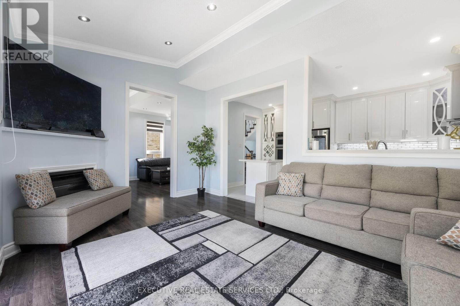 43 Susan Avenue, Brampton, Ontario  L6Y 5N5 - Photo 8 - W12814076