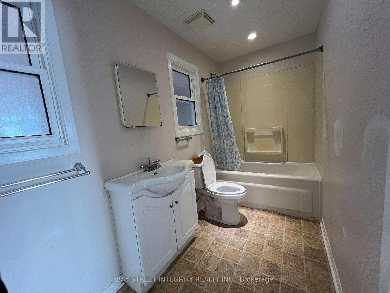 2 - 1339 Pinegrove Road, Oakville, Ontario  L6L 2X2 - Photo 12 - W12814080