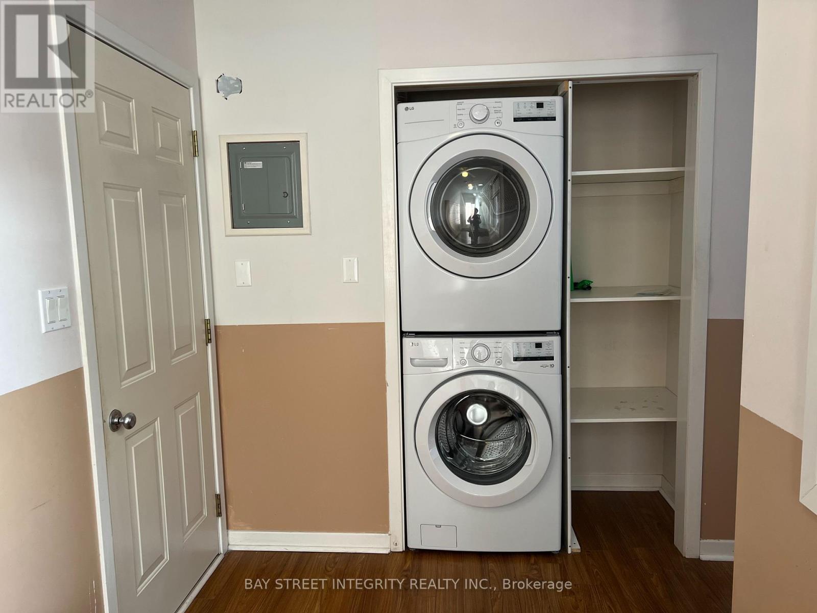 2 - 1339 Pinegrove Road, Oakville, Ontario  L6L 2X2 - Photo 14 - W12814080