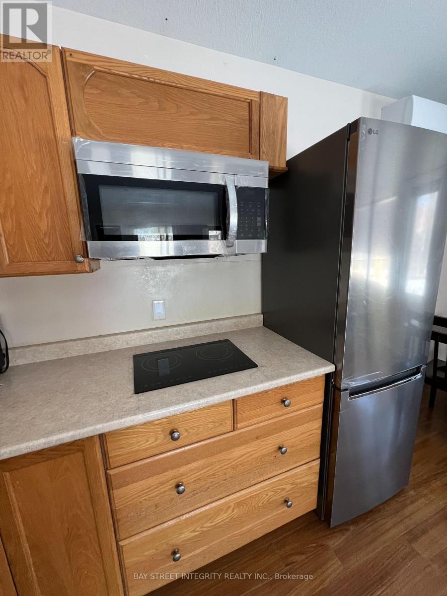 2 - 1339 Pinegrove Road, Oakville, Ontario  L6L 2X2 - Photo 8 - W12814080