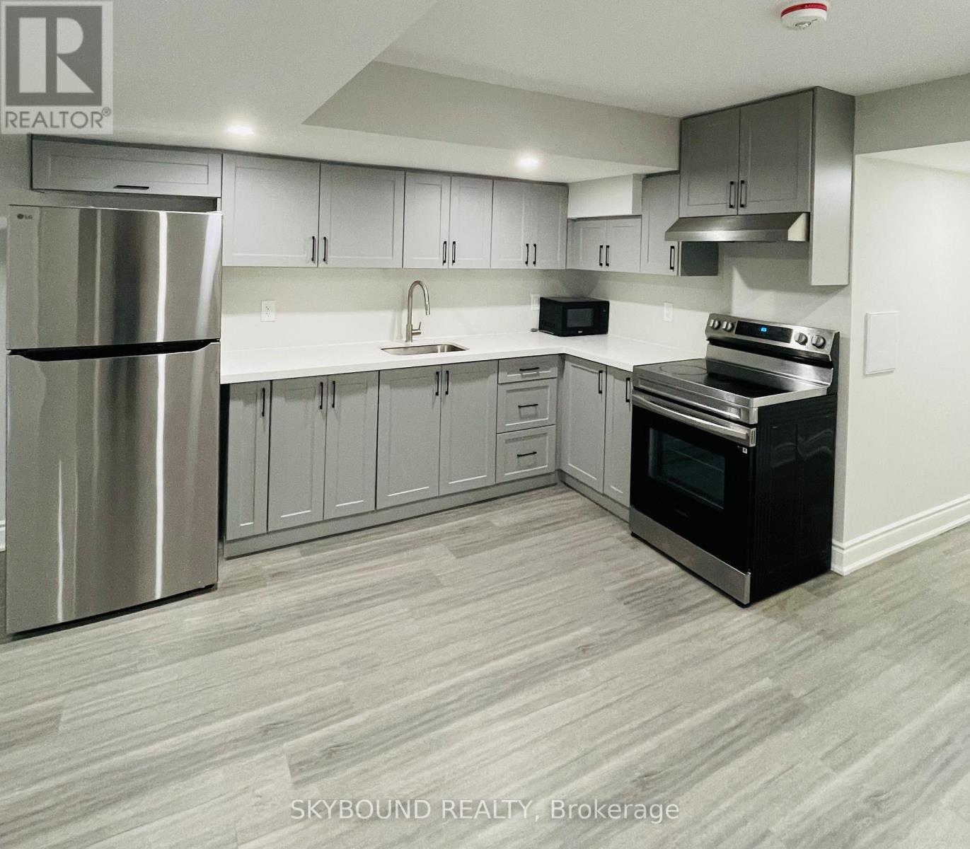 Bsmt - 901 Farmstead Drive, Milton, Ontario  L9T 8J5 - Photo 3 - W12814082