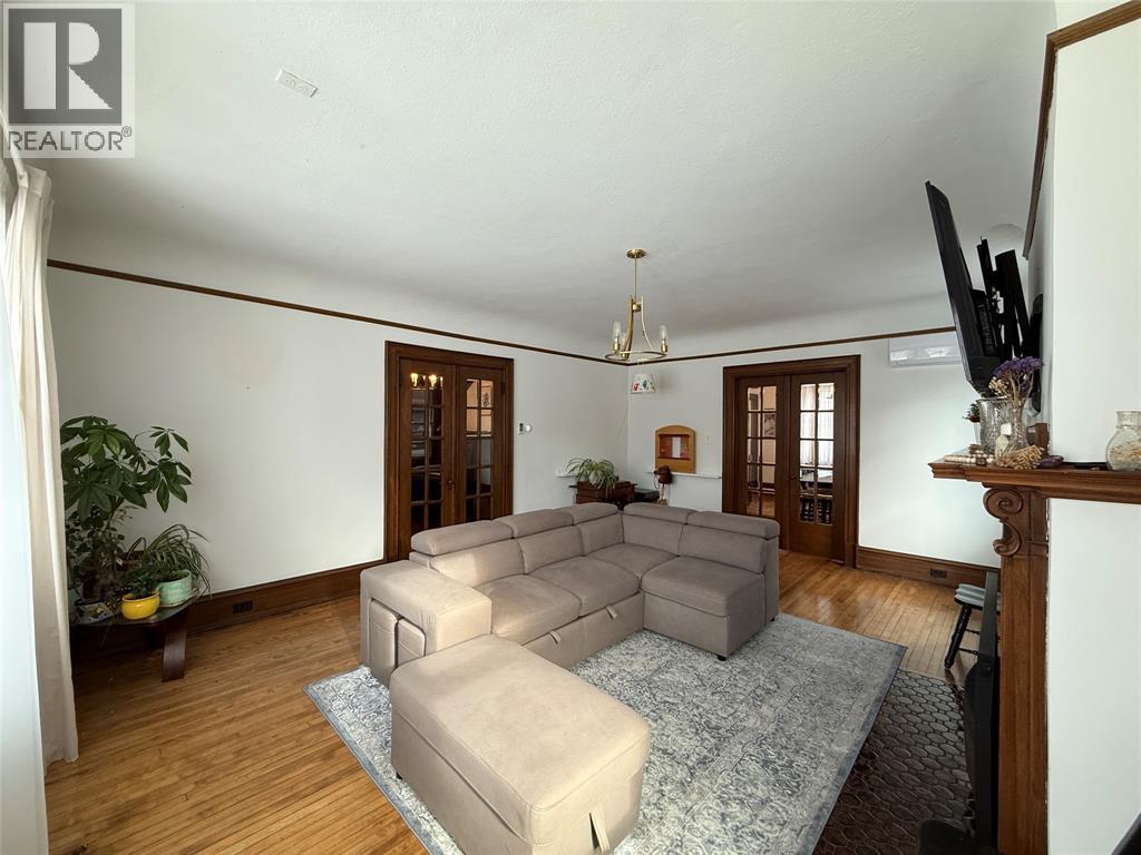 326 Vidal Street North, Sarnia, Ontario  N7T 5Y6 - Photo 3 - 26002970