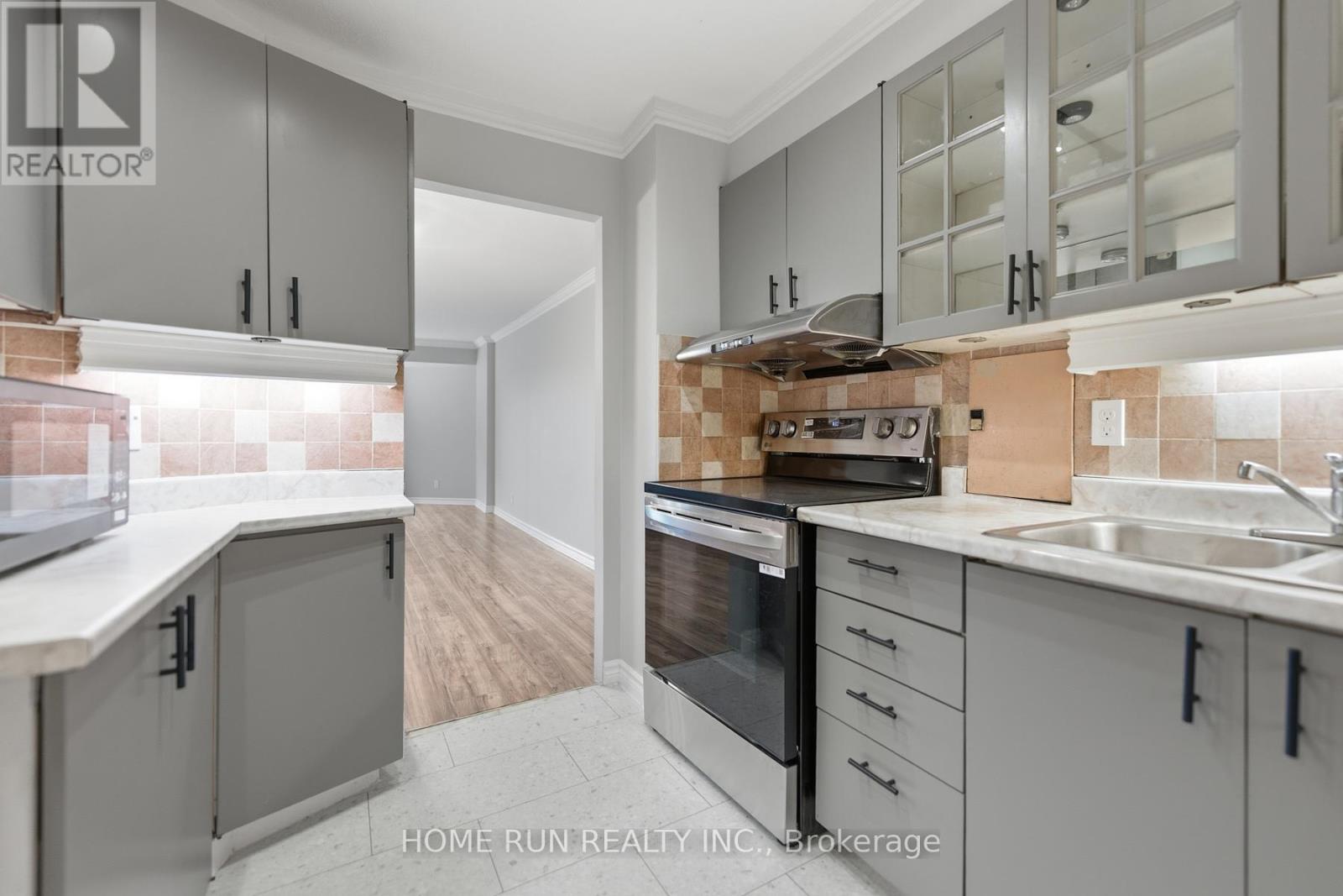 104 - 151 Bay Street, Ottawa, Ontario  K1R 7T2 - Photo 12 - X12814124