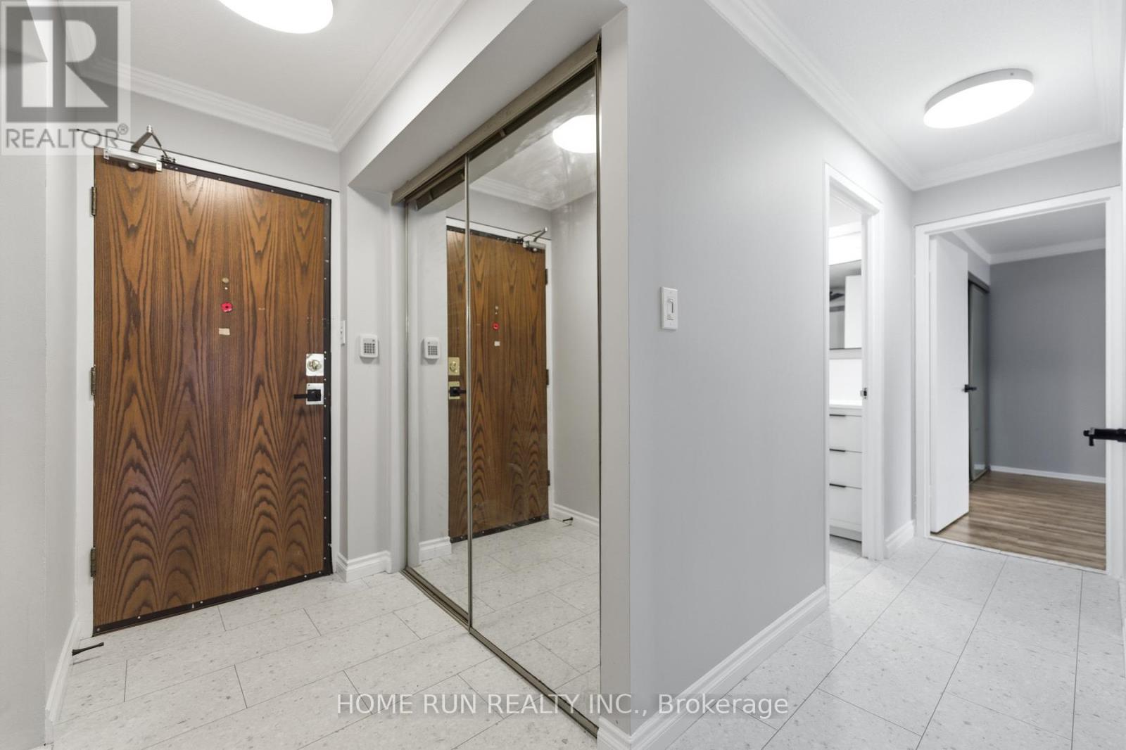 104 - 151 Bay Street, Ottawa, Ontario  K1R 7T2 - Photo 5 - X12814124