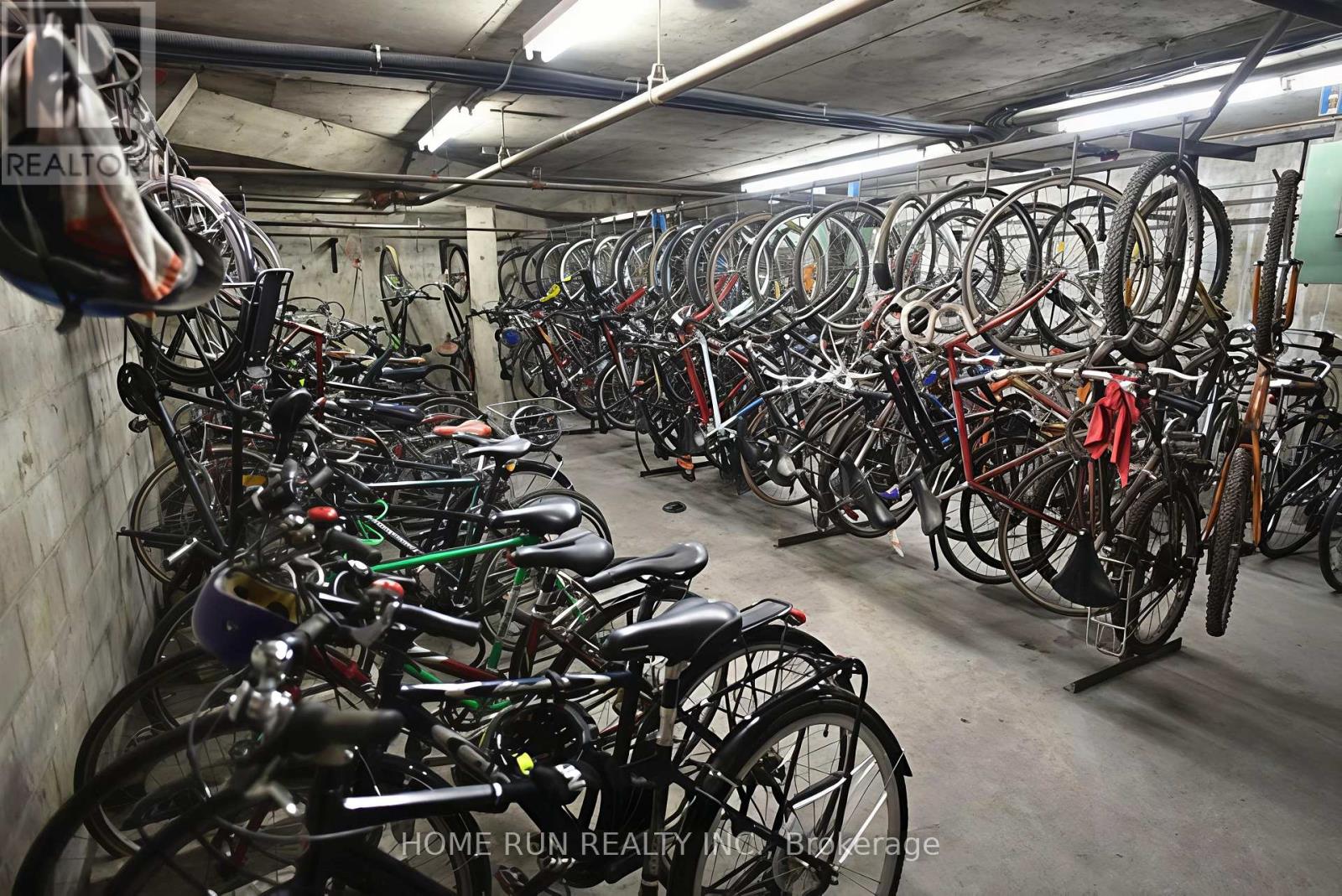 104 - 151 Bay Street, Ottawa, Ontario  K1R 7T2 - Photo 32 - X12814124