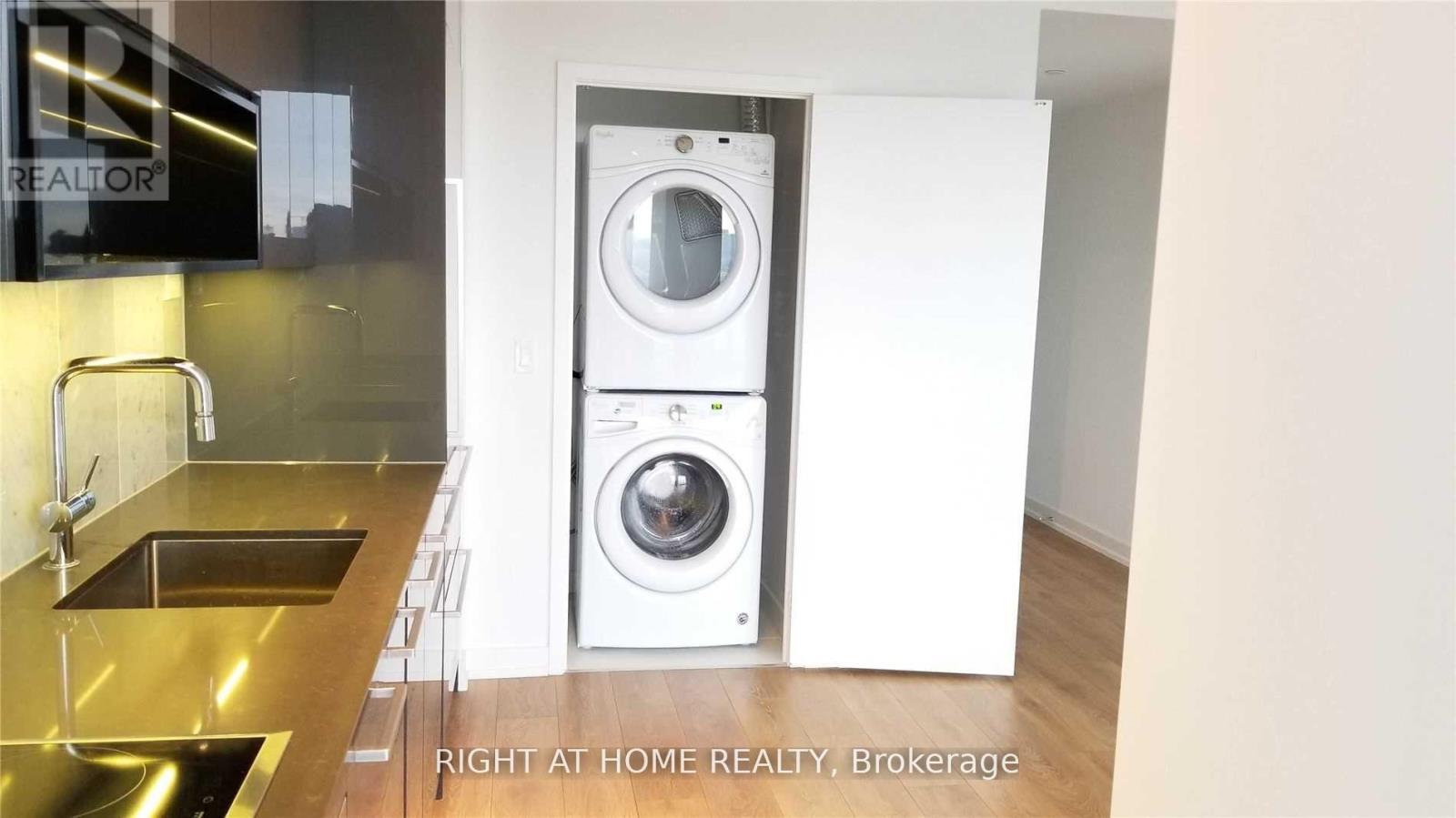 2501 - 117 Mcmahon Drive, Toronto, Ontario  M2K 0E4 - Photo 9 - C12814098