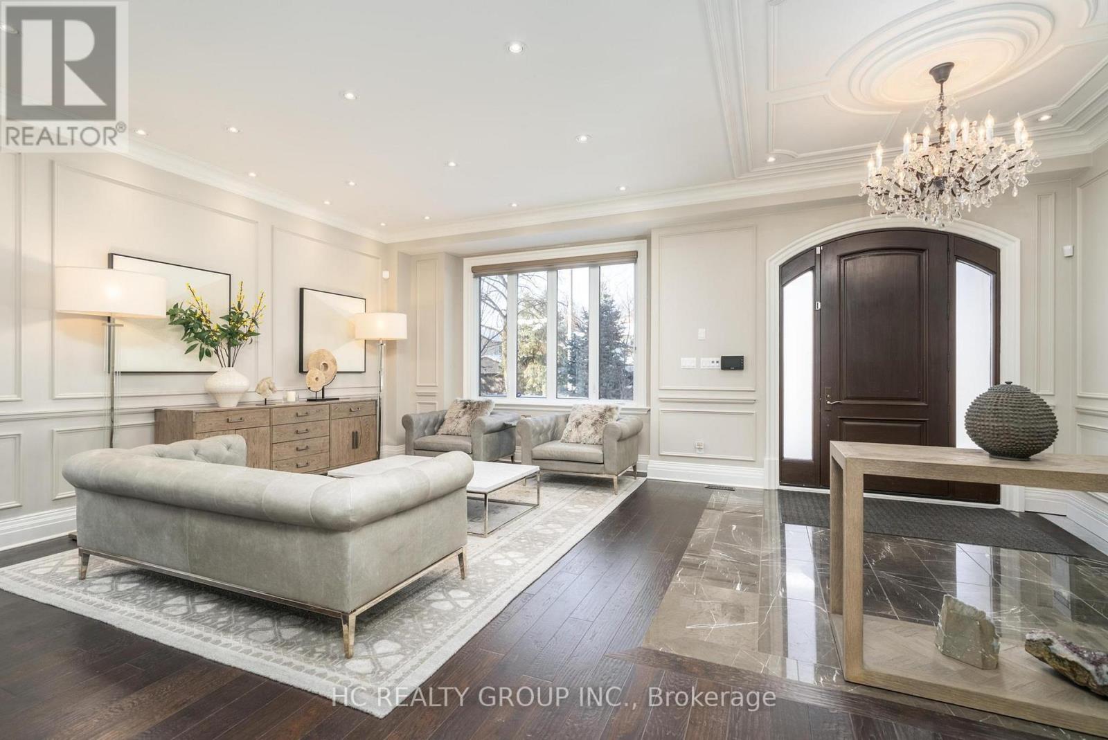 11 Chipstead Road, Toronto, Ontario  M3B 3E5 - Photo 5 - C12814104