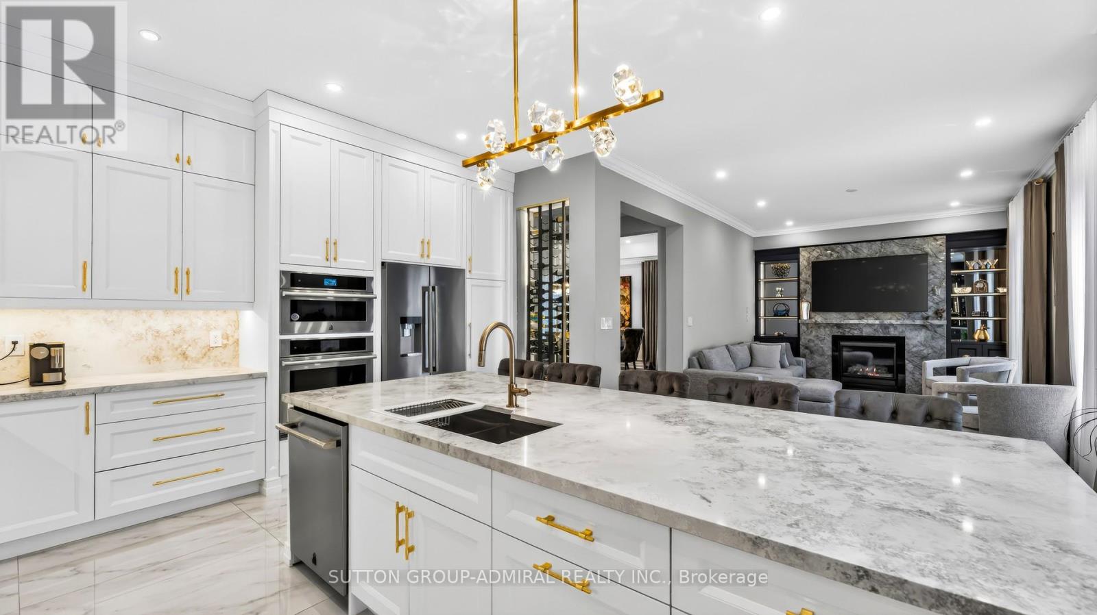 37 Cedarpoint Court, Vaughan, Ontario  L6A 4P7 - Photo 9 - N12814108