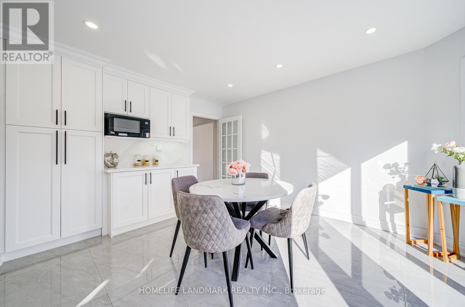 161 Valleymede Drive, Richmond Hill, Ontario  L4B 1X5 - Photo 19 - N12814120