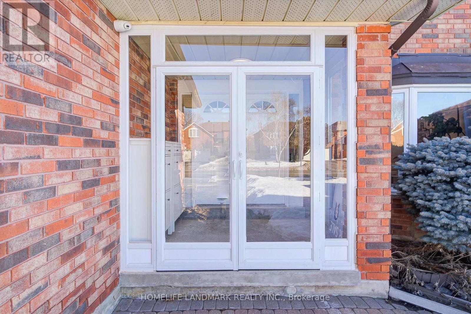 161 Valleymede Drive, Richmond Hill, Ontario  L4B 1X5 - Photo 4 - N12814120