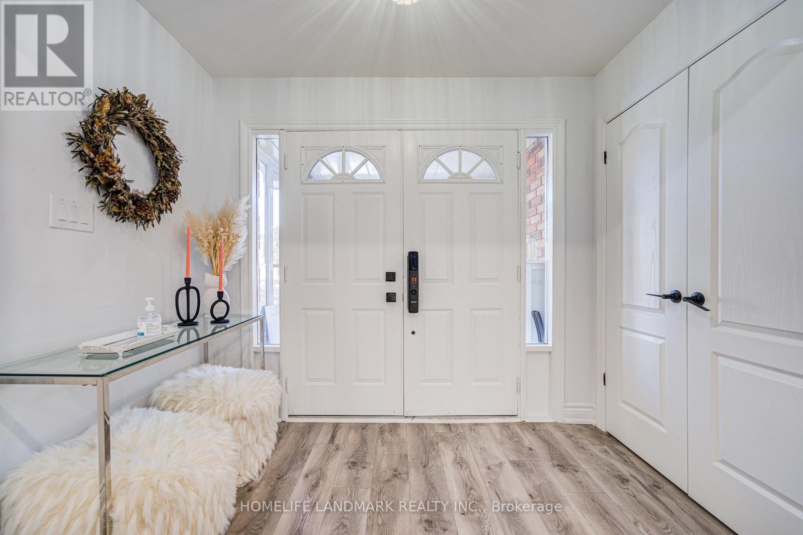 161 Valleymede Drive, Richmond Hill, Ontario  L4B 1X5 - Photo 5 - N12814120