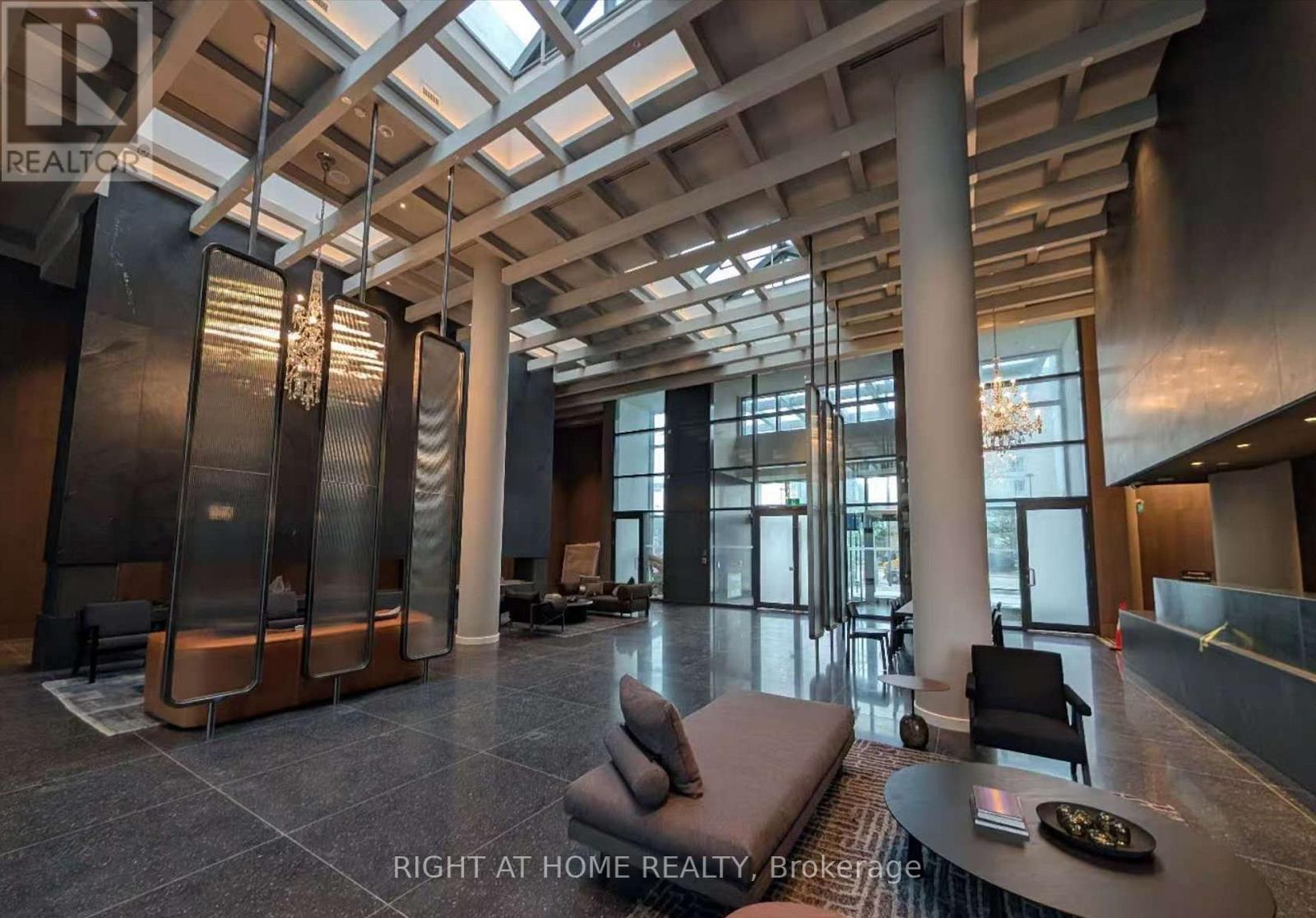 1006 - 28 Interchange Way, Vaughan, Ontario  L4K 0P8 - Photo 2 - N12814122