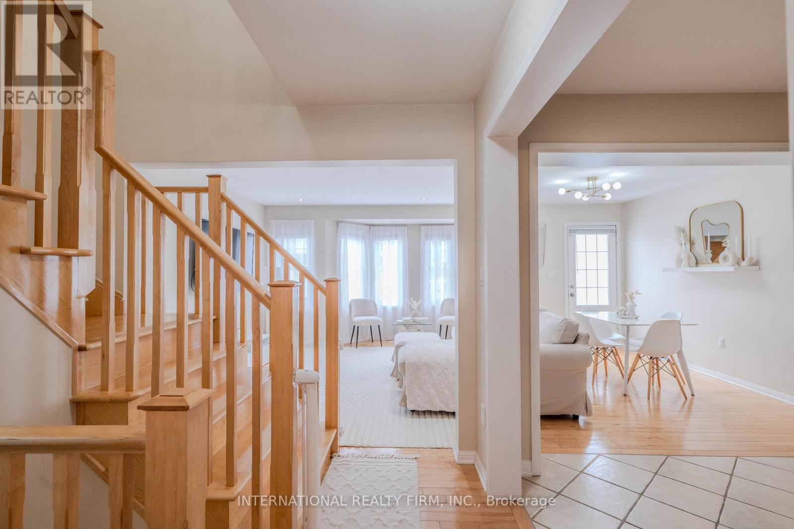 947 Deverell Place, Milton, Ontario  L9T 0M3 - Photo 10 - W12814116