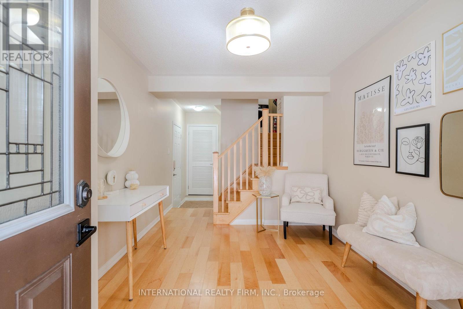 947 Deverell Place, Milton, Ontario  L9T 0M3 - Photo 3 - W12814116