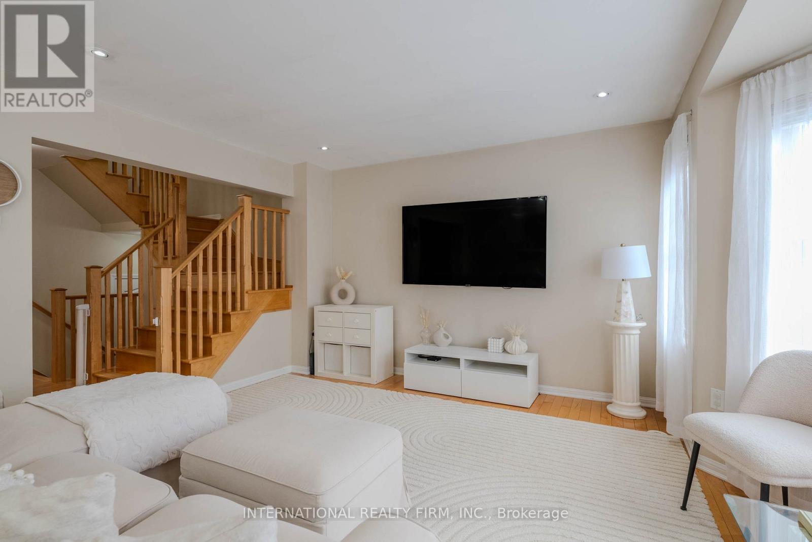 947 Deverell Place, Milton, Ontario  L9T 0M3 - Photo 6 - W12814116