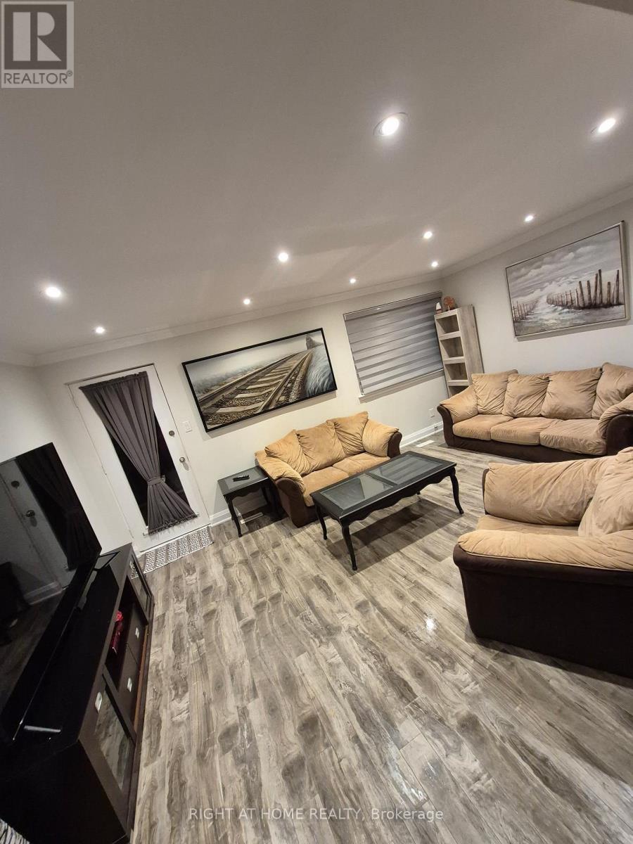 5473 Schueller Crescent, Burlington, Ontario  L7L 3T1 - Photo 9 - W12814126