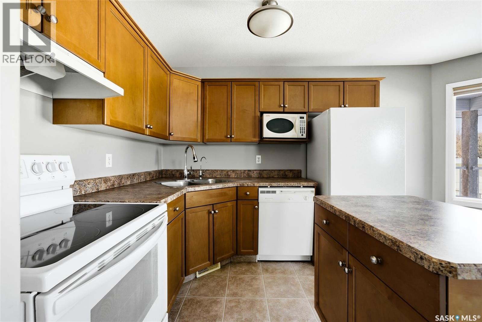 1027 Birchwood Place, Regina, Saskatchewan  S4S 7L1 - Photo 10 - SK029060