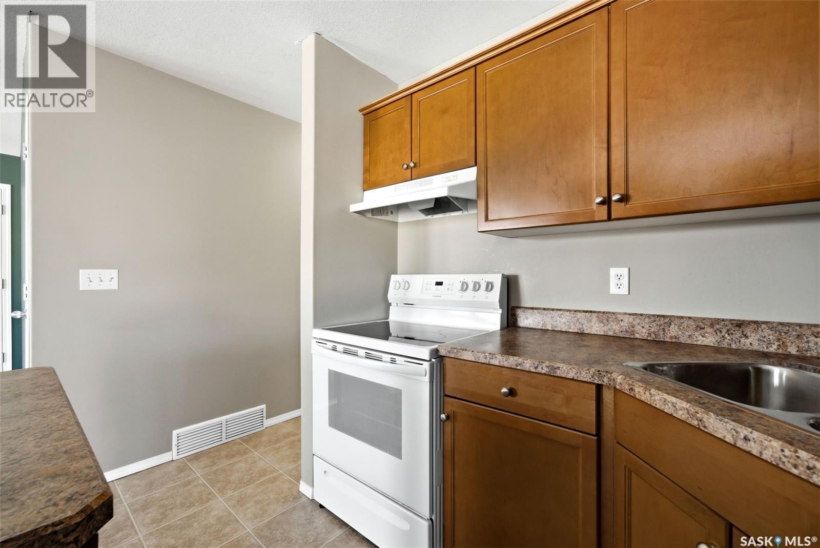 1027 Birchwood Place, Regina, Saskatchewan  S4S 7L1 - Photo 12 - SK029060