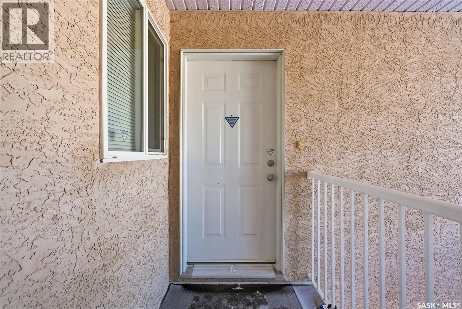 1027 Birchwood Place, Regina, Saskatchewan  S4S 7L1 - Photo 3 - SK029060