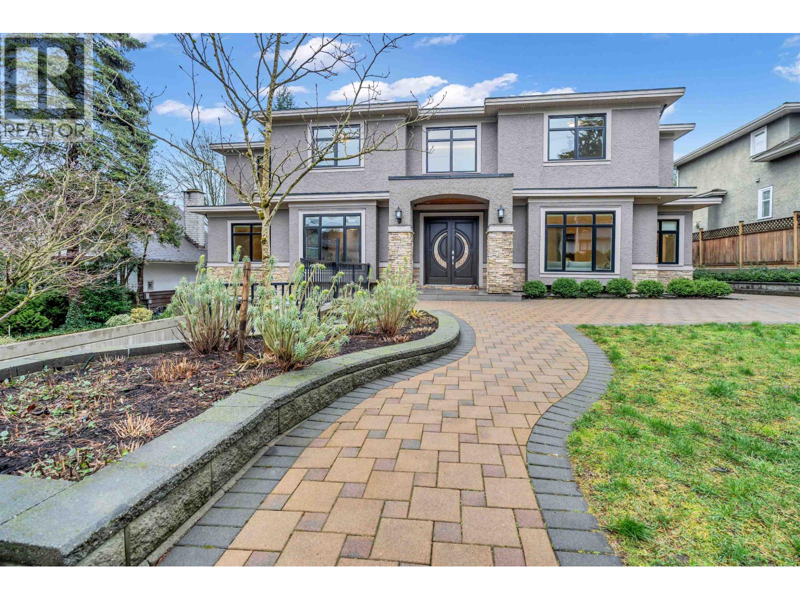 8168 HUNTER STREET, Burnaby, British Columbia