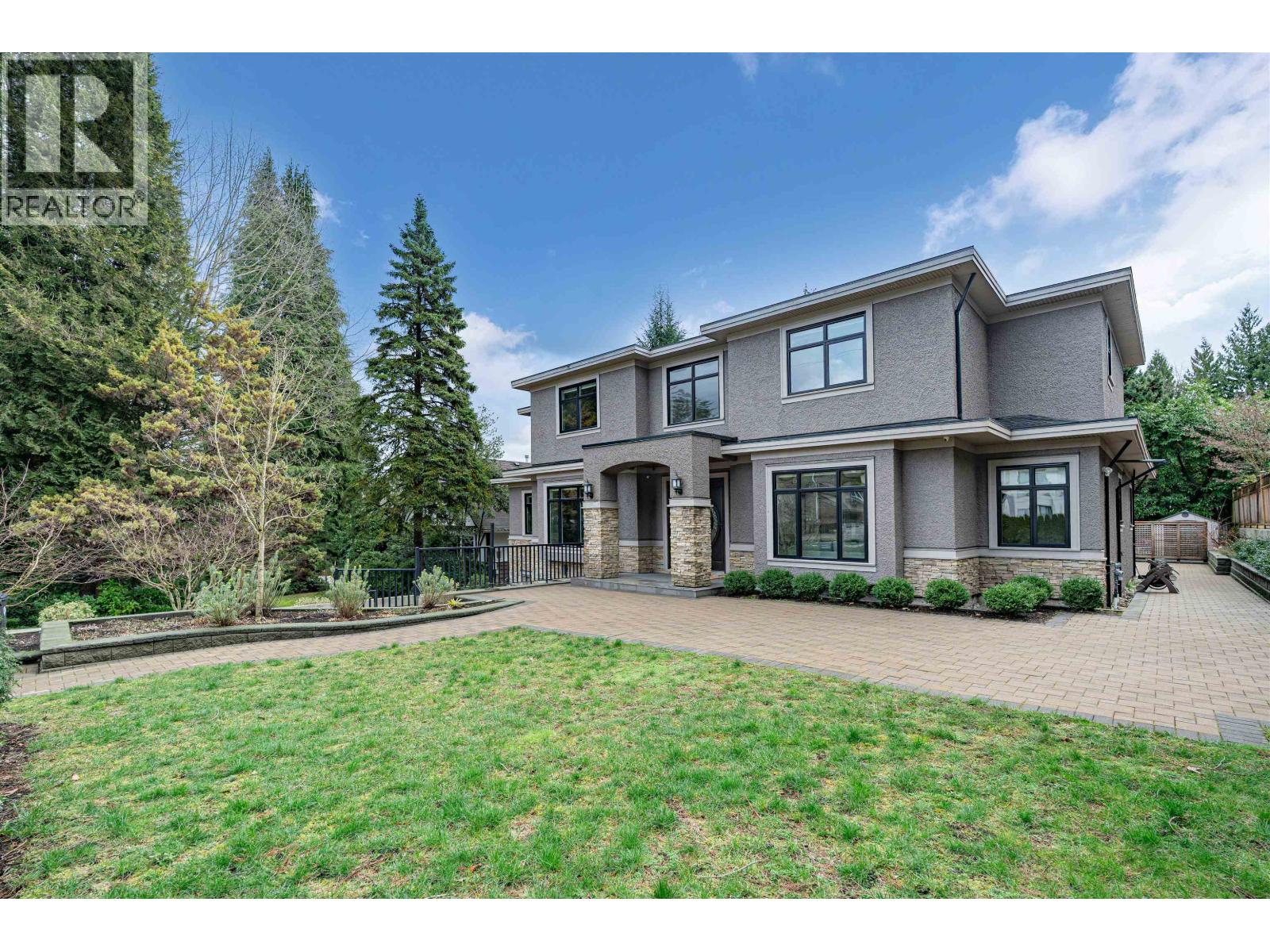 Listing Picture 36 of 40 : 8168 HUNTER STREET, Burnaby / 本拿比 - 魯藝地產 Yvonne Lu Group - MLS Medallion Club Member