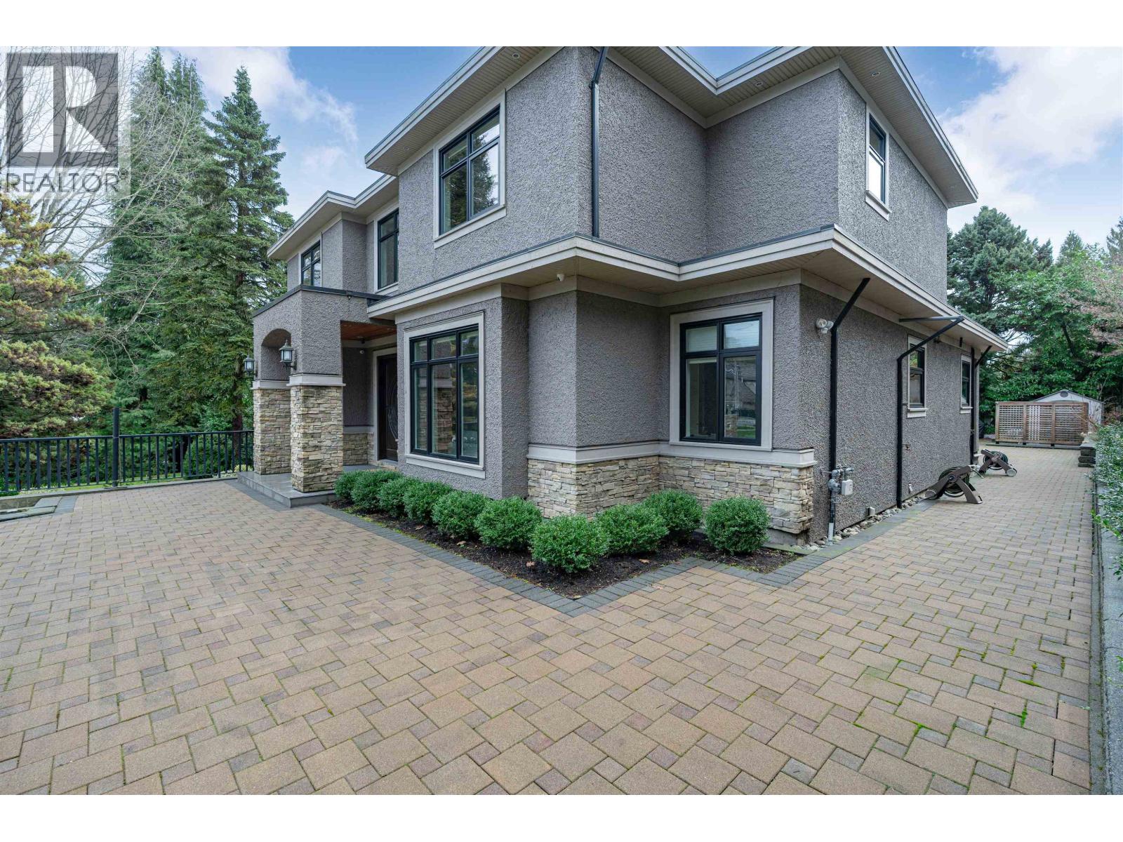 Listing Picture 37 of 40 : 8168 HUNTER STREET, Burnaby / 本拿比 - 魯藝地產 Yvonne Lu Group - MLS Medallion Club Member