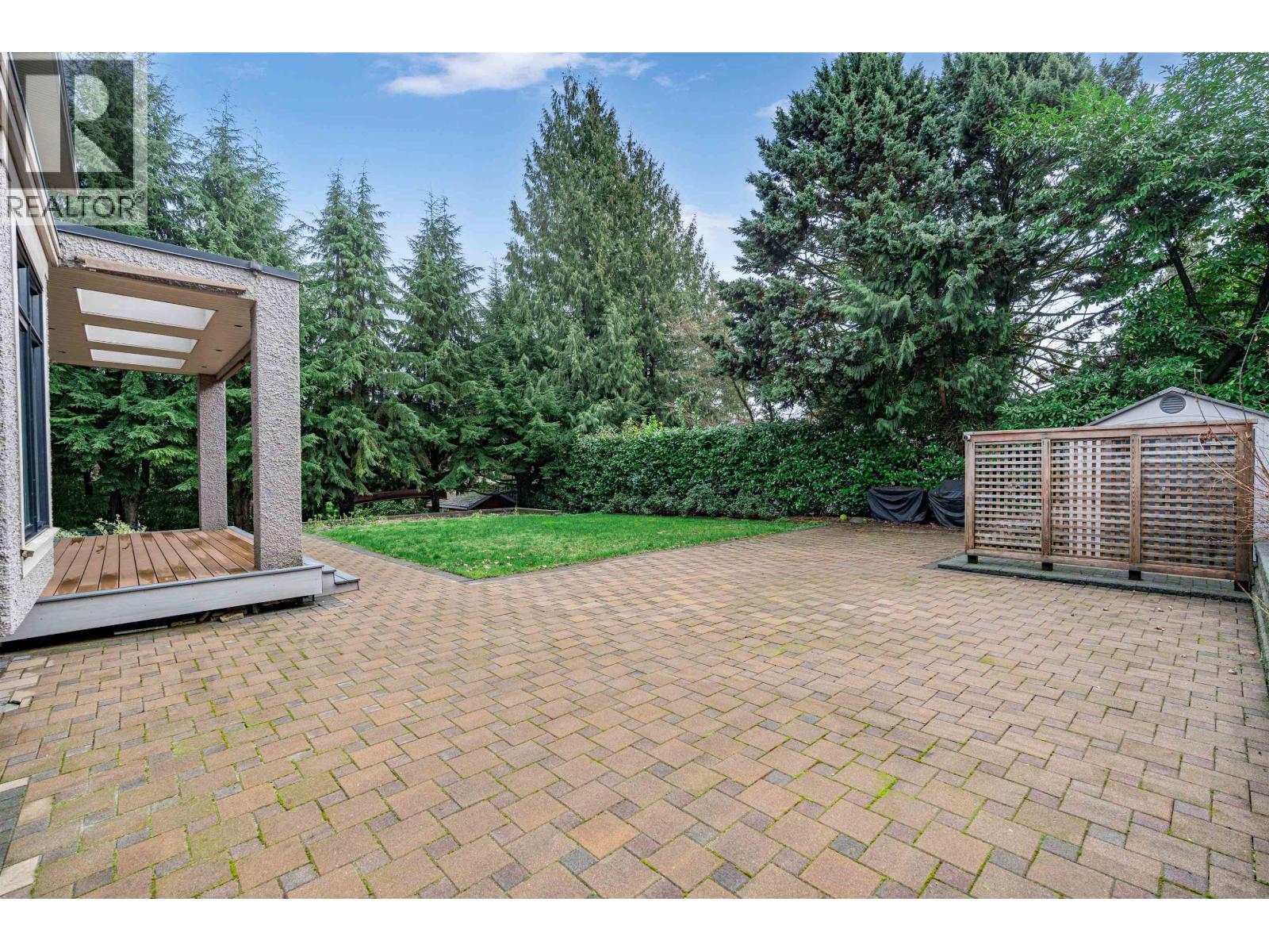 Listing Picture 38 of 40 : 8168 HUNTER STREET, Burnaby / 本拿比 - 魯藝地產 Yvonne Lu Group - MLS Medallion Club Member