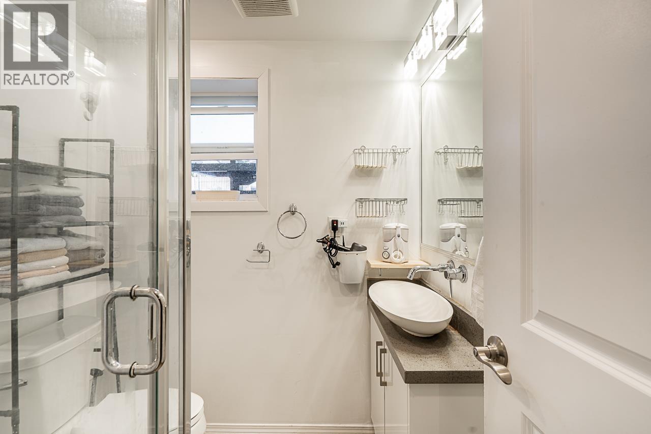 2057 Lorraine Avenue, Coquitlam, British Columbia  V3K 2M7 - Photo 33 - R3092863