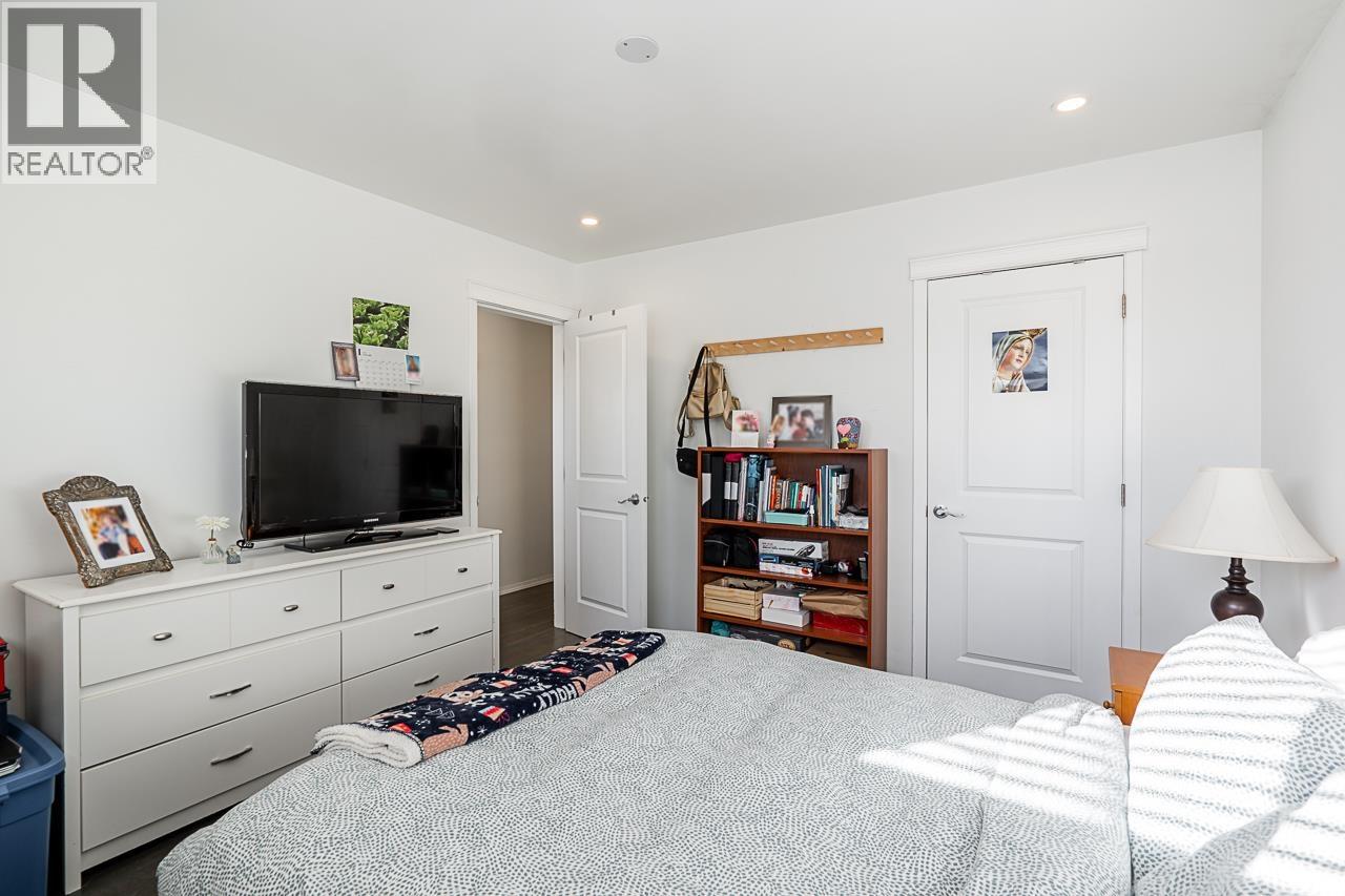 2057 Lorraine Avenue, Coquitlam, British Columbia  V3K 2M7 - Photo 9 - R3092863