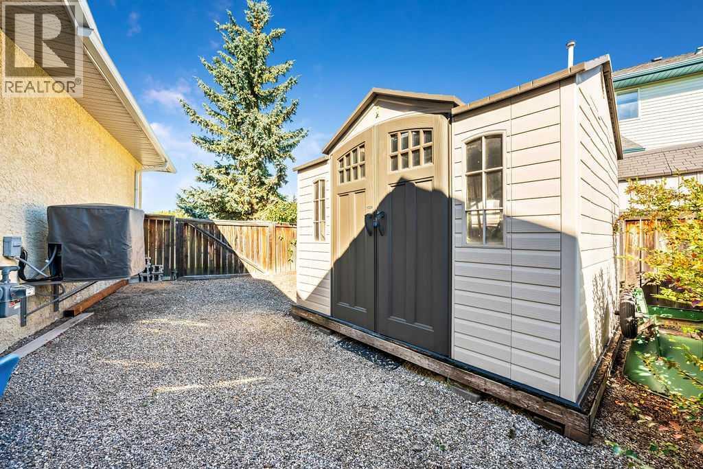 10 Bow Point, Cochrane, Alberta  T4C 1M8 - Photo 46 - A2287528