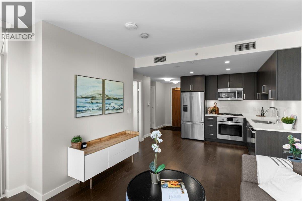 805 1708 Ontario Street, Vancouver, British Columbia  V5T 0J7 - Photo 2 - R3089560