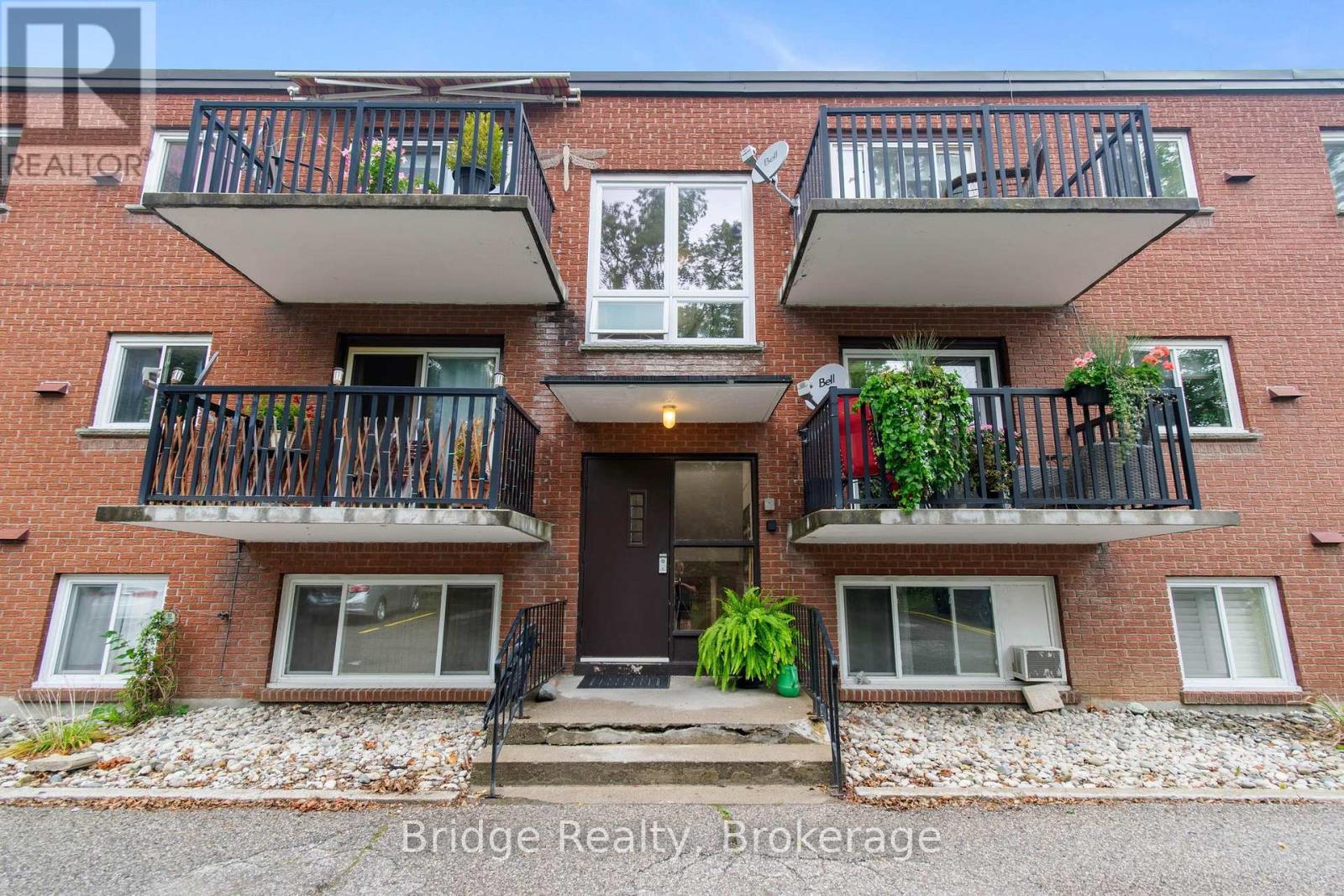 256 Oxford Street, Ingersoll, Ontario  N5C 2W1 - Photo 2 - X12814138