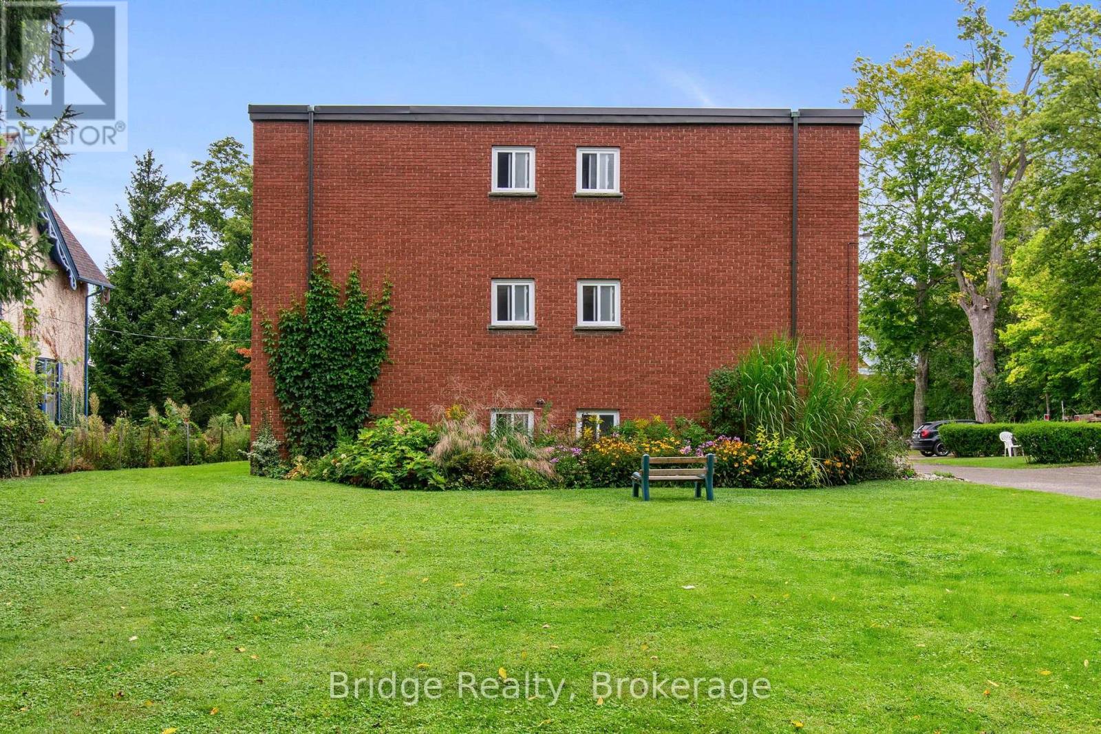 256 Oxford Street, Ingersoll, Ontario  N5C 2W1 - Photo 4 - X12814138