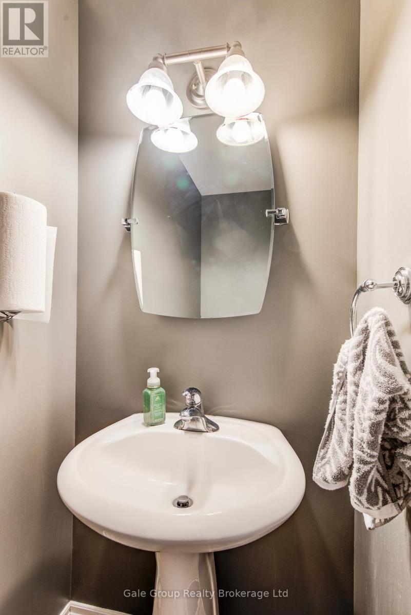 127 Falcon Drive, Woodstock, Ontario  N4T 1V5 - Photo 13 - X12814164