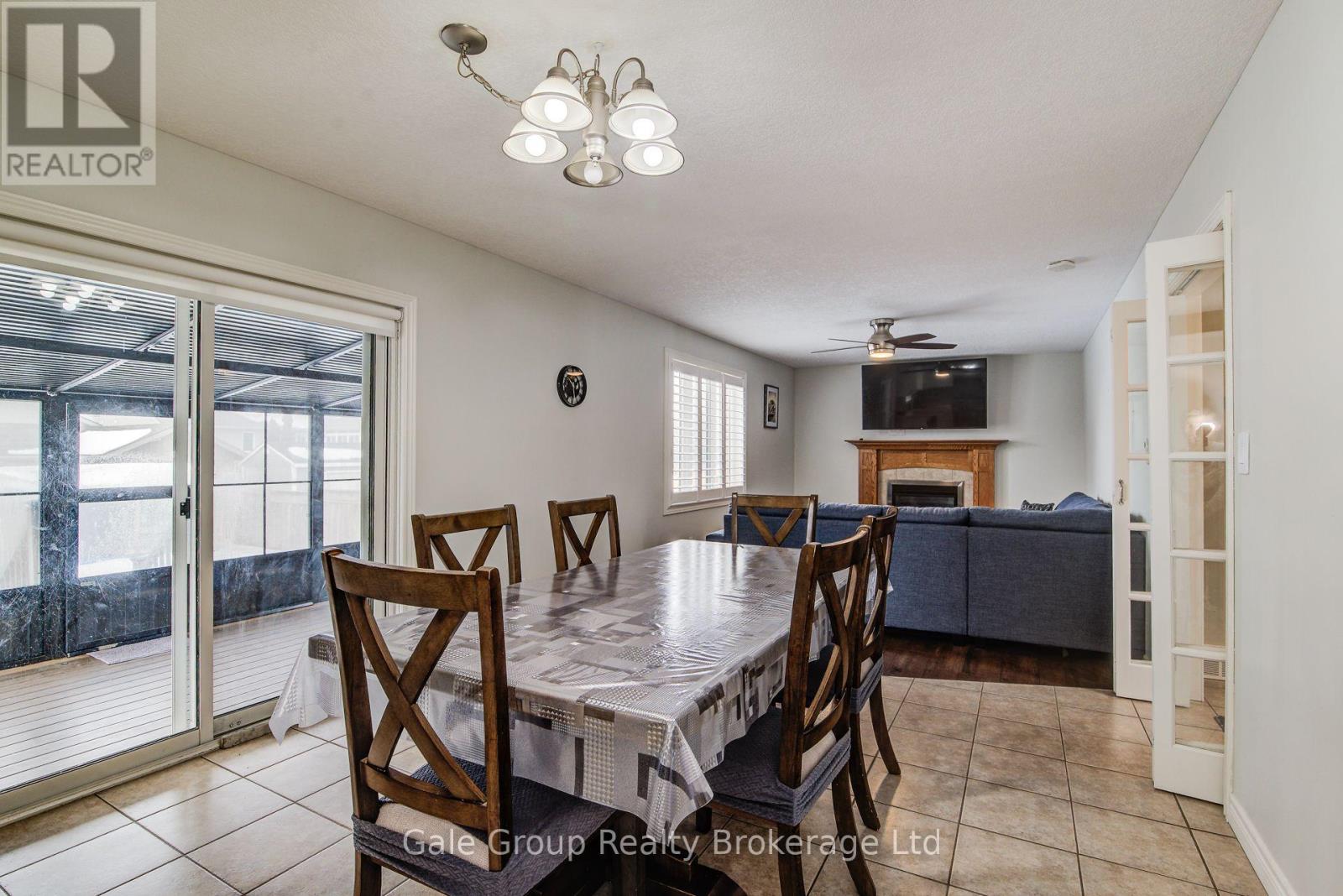 127 Falcon Drive, Woodstock, Ontario  N4T 1V5 - Photo 9 - X12814164