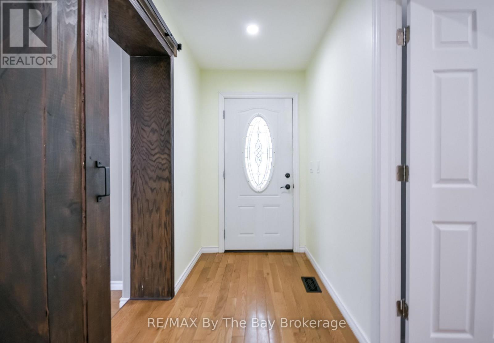 111 Balm Beach Road E, Tiny, Ontario  L0L 2J0 - Photo 24 - S12814178