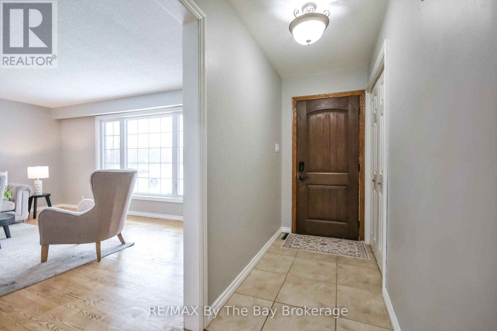 111 Balm Beach Road E, Tiny, Ontario  L0L 2J0 - Photo 4 - S12814178