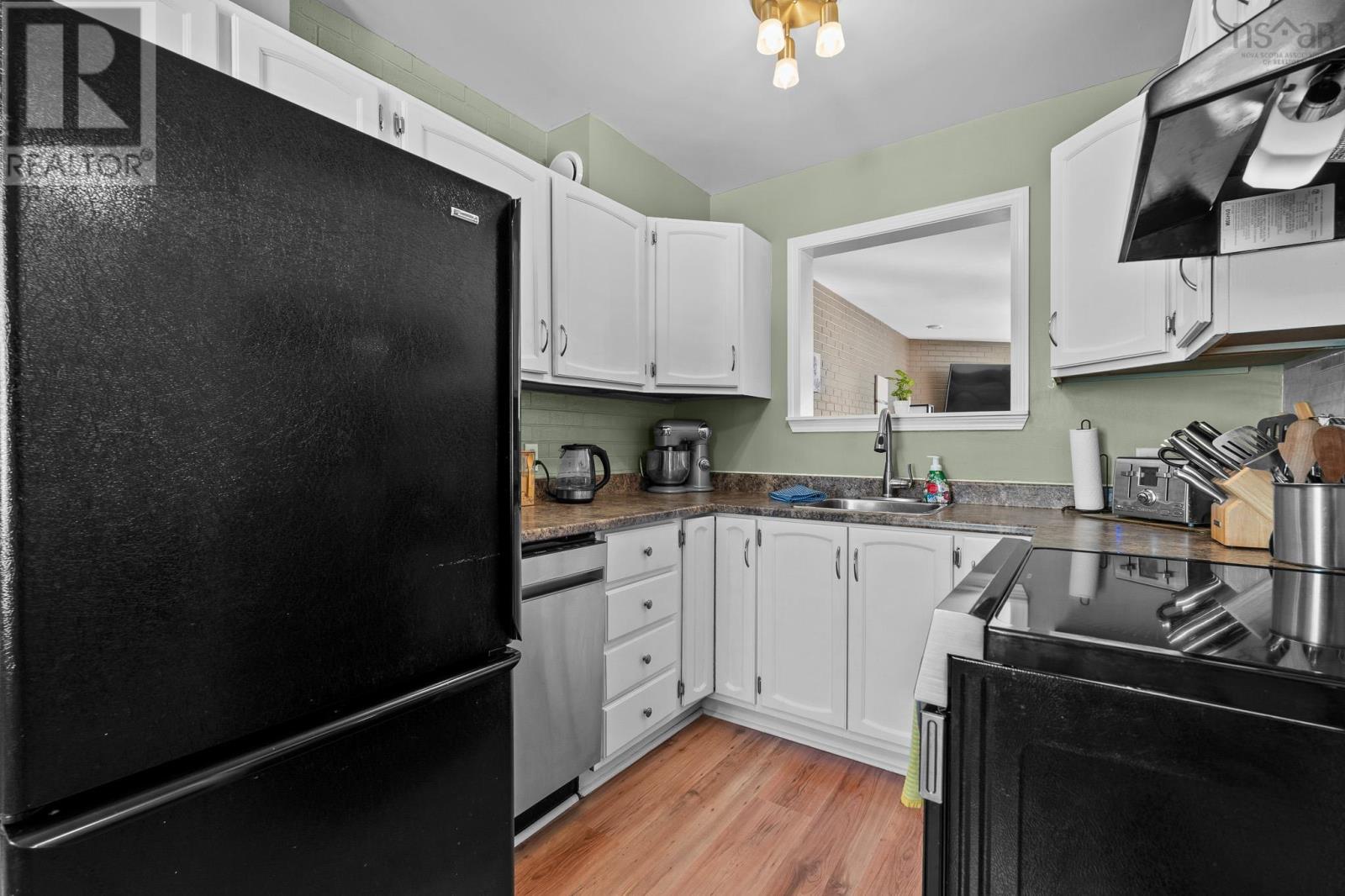 42 Pioneer Avenue, Halifax, Nova Scotia  B3M 1W8 - Photo 9 - 202603276